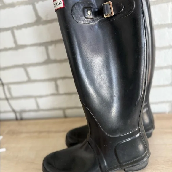 Hunter Classic Tall Black Waterproof Rain Boots - Picture 2 of 10